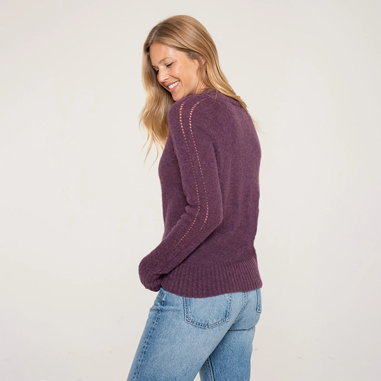 Women's Crewneck Sweater 28 Women's Crewneck Sweater